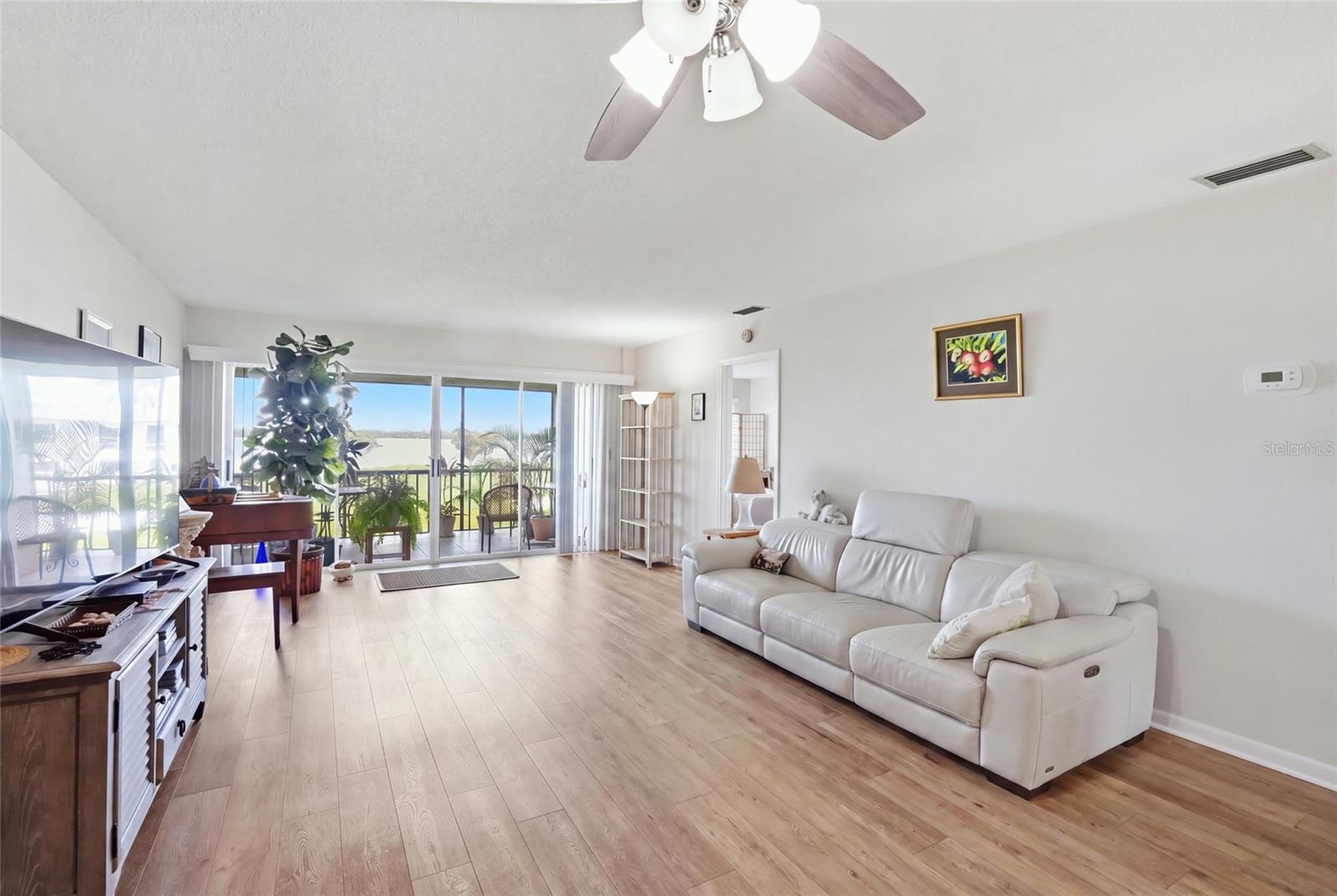 4835 INDEPENDENCE DR — photo 4