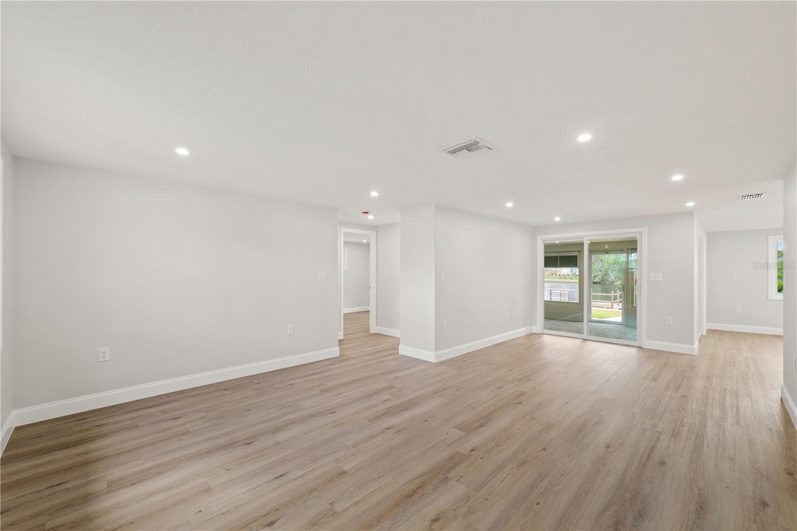 6617 HARBOR DR — photo 7