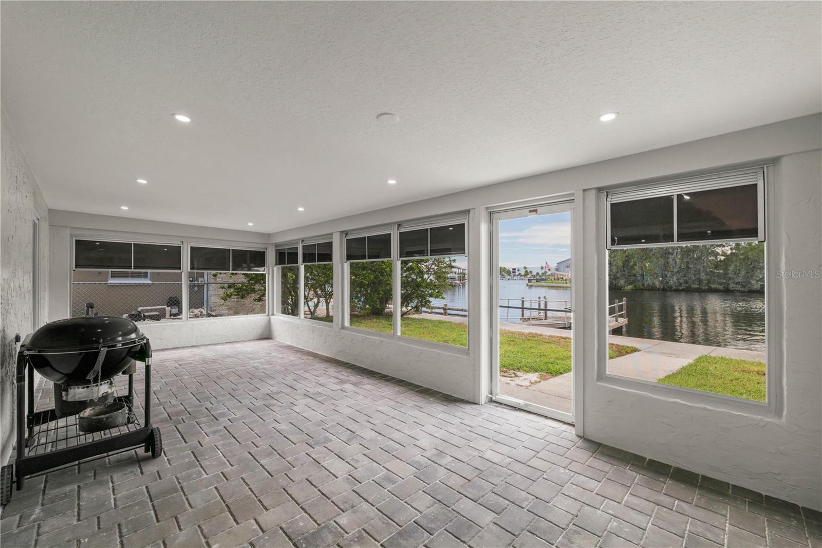 6617 HARBOR DR — photo 23