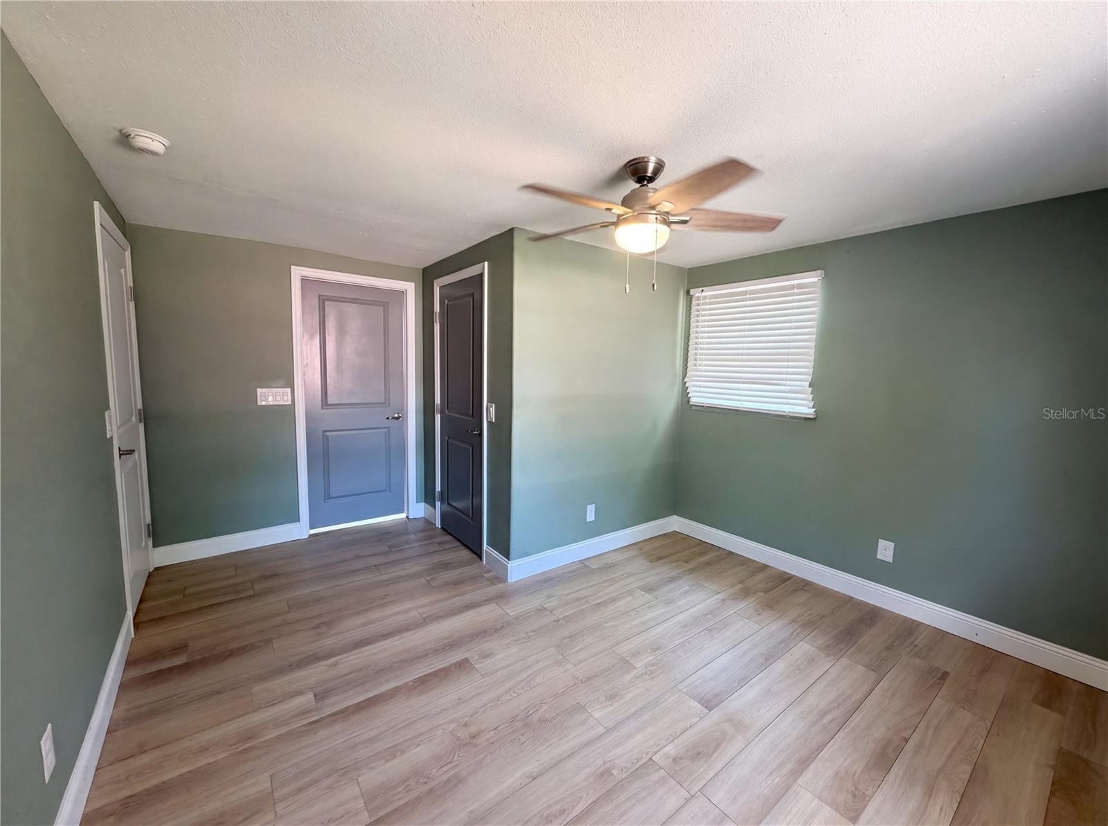 2905 E CHELSEA ST — photo 12
