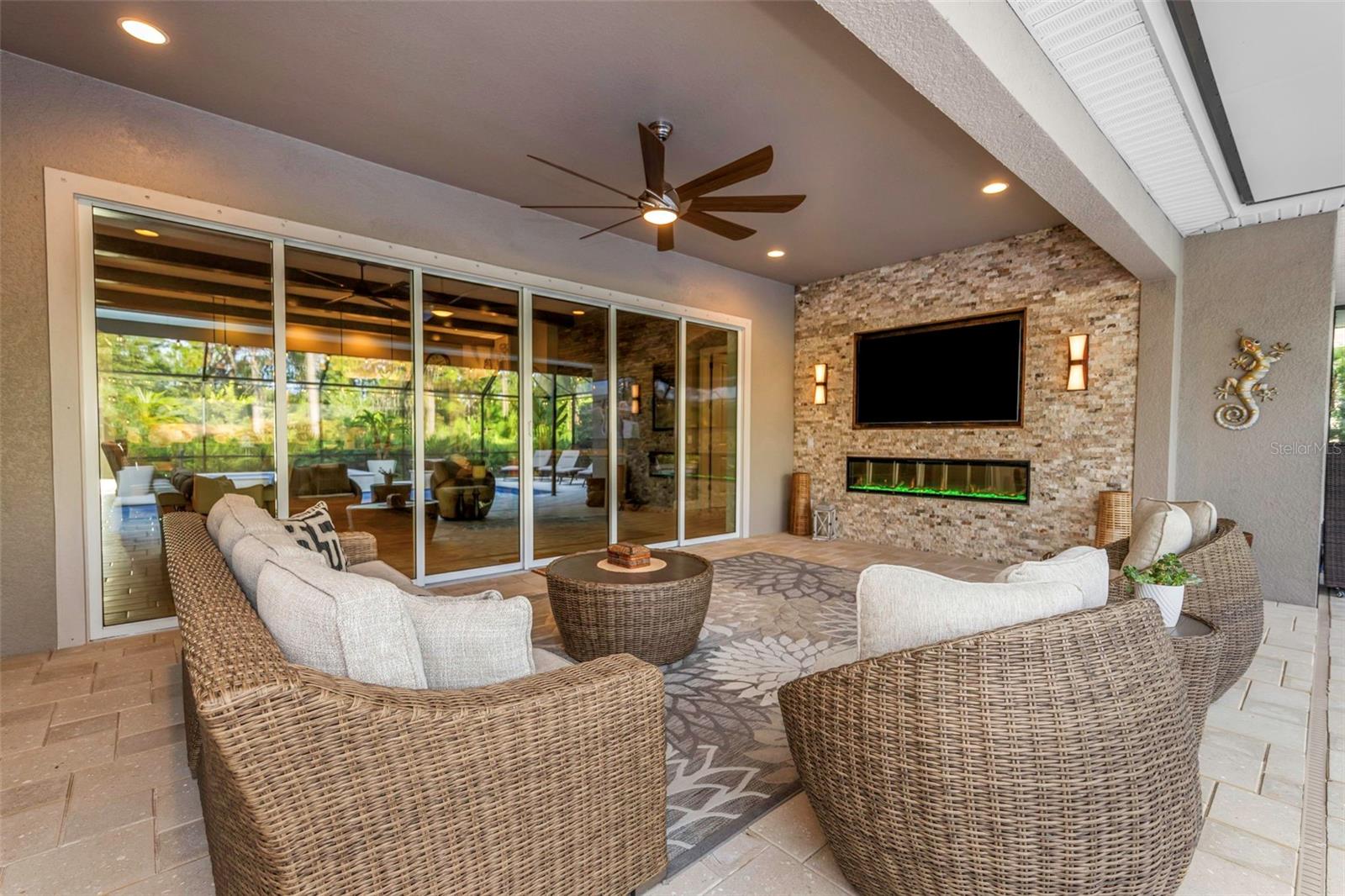 4042 WOODLAND RETREAT BLVD — photo 22
