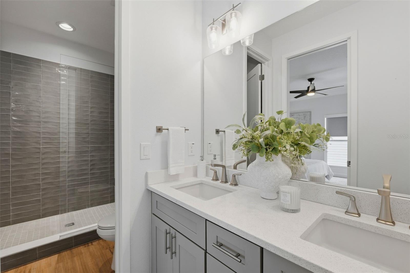 946 HIGHLAND AVE #16 — photo 20