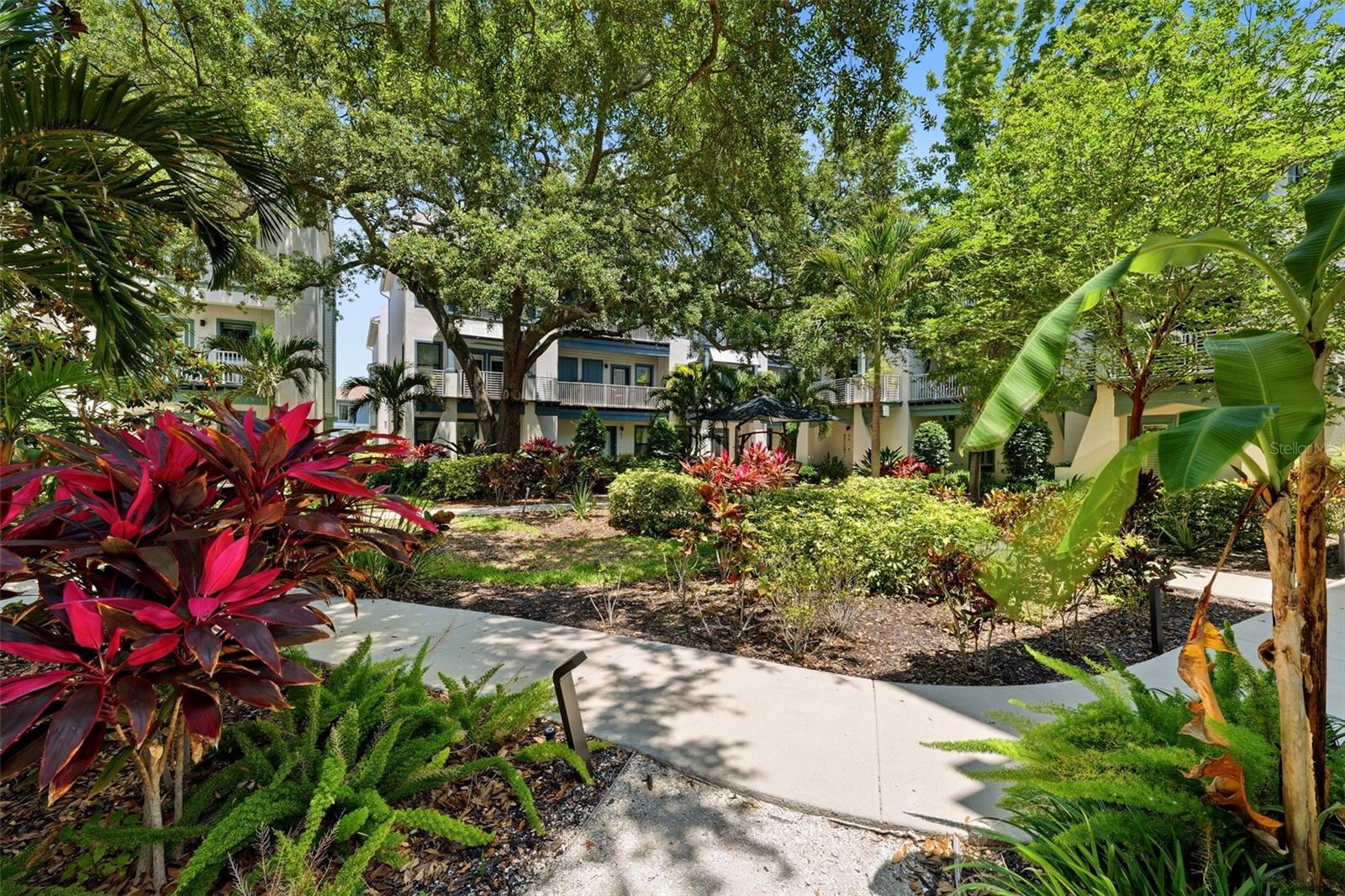 946 HIGHLAND AVE #16 — photo 36