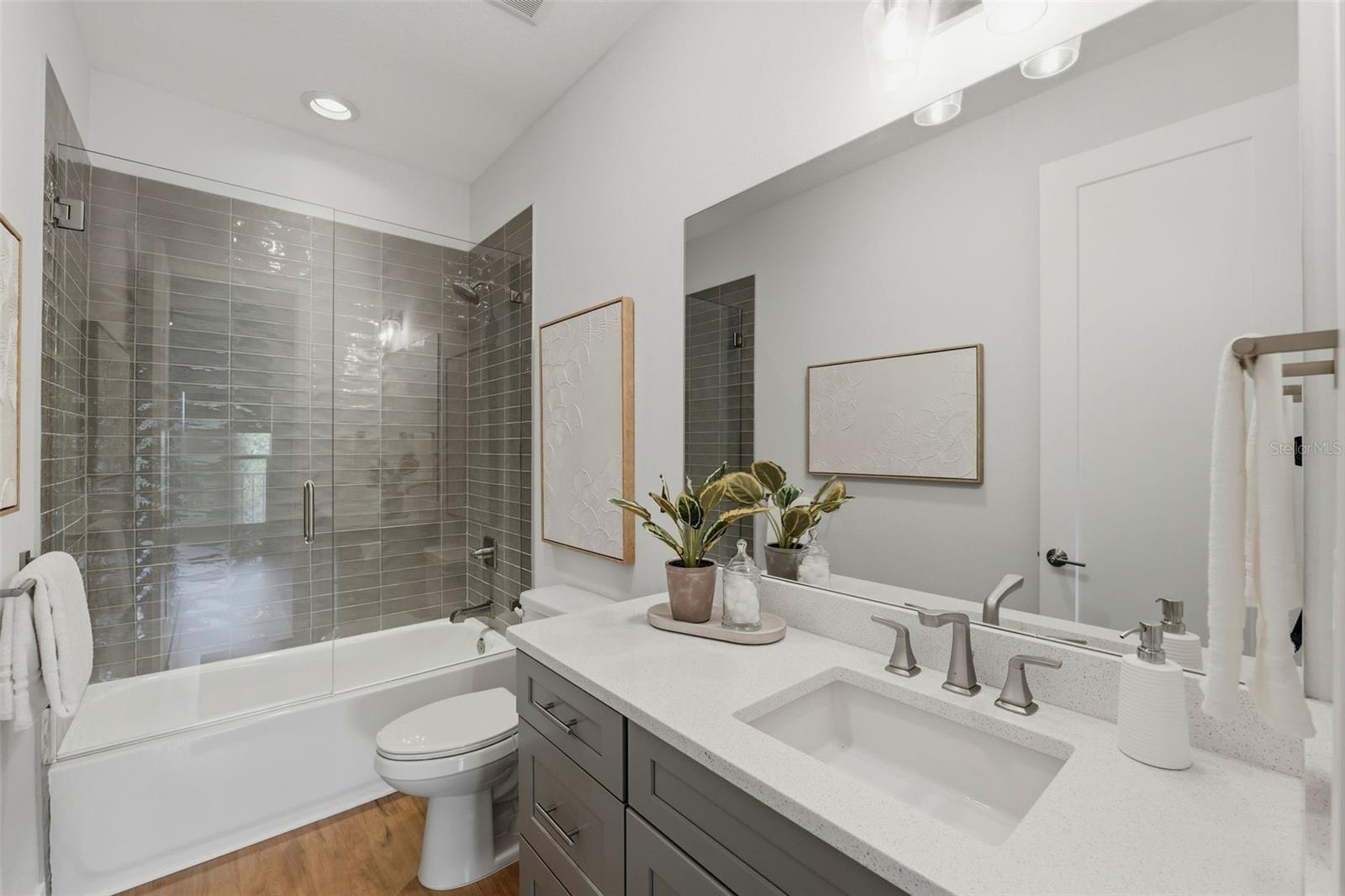 946 HIGHLAND AVE #16 — photo 27