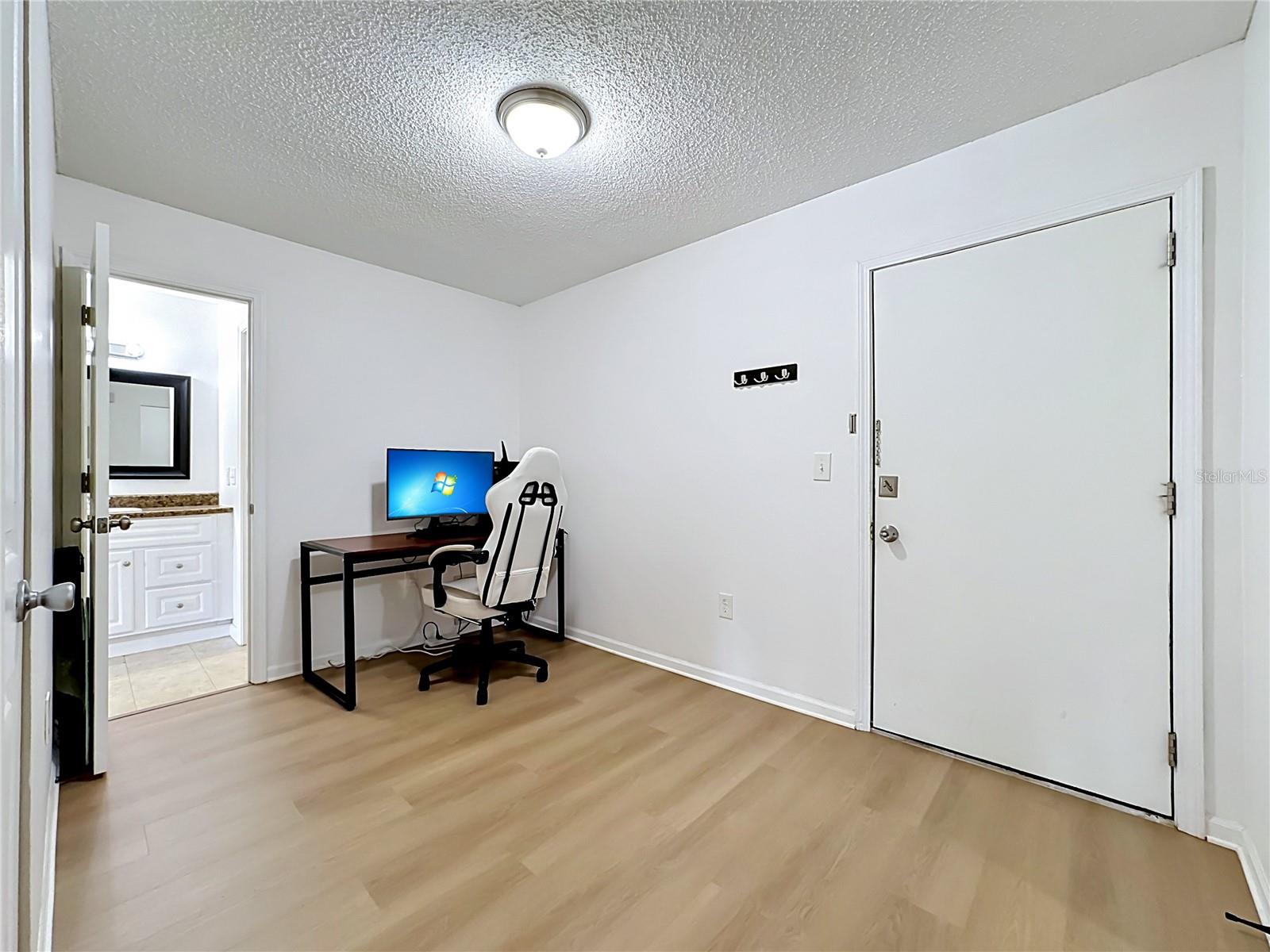 5507 FOUNTAIN LAKE CIR #B206 — photo 15