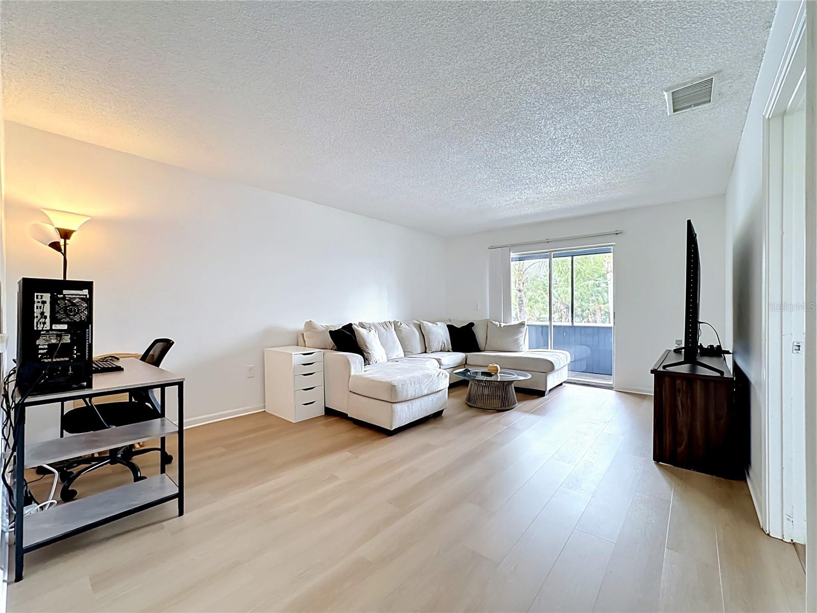 5507 FOUNTAIN LAKE CIR #B206 — photo 10