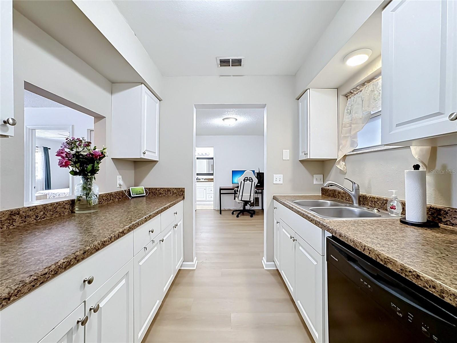 5507 FOUNTAIN LAKE CIR #B206 — photo 14