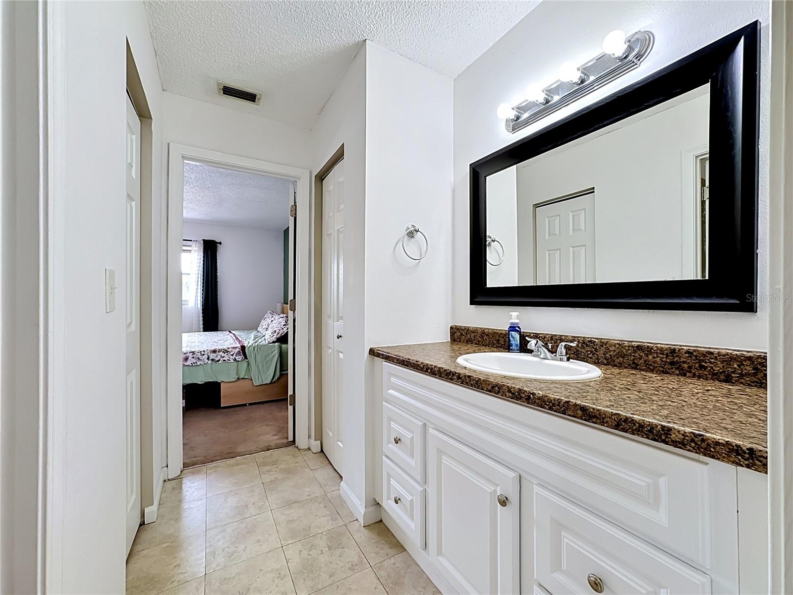 5507 FOUNTAIN LAKE CIR #B206 — photo 21