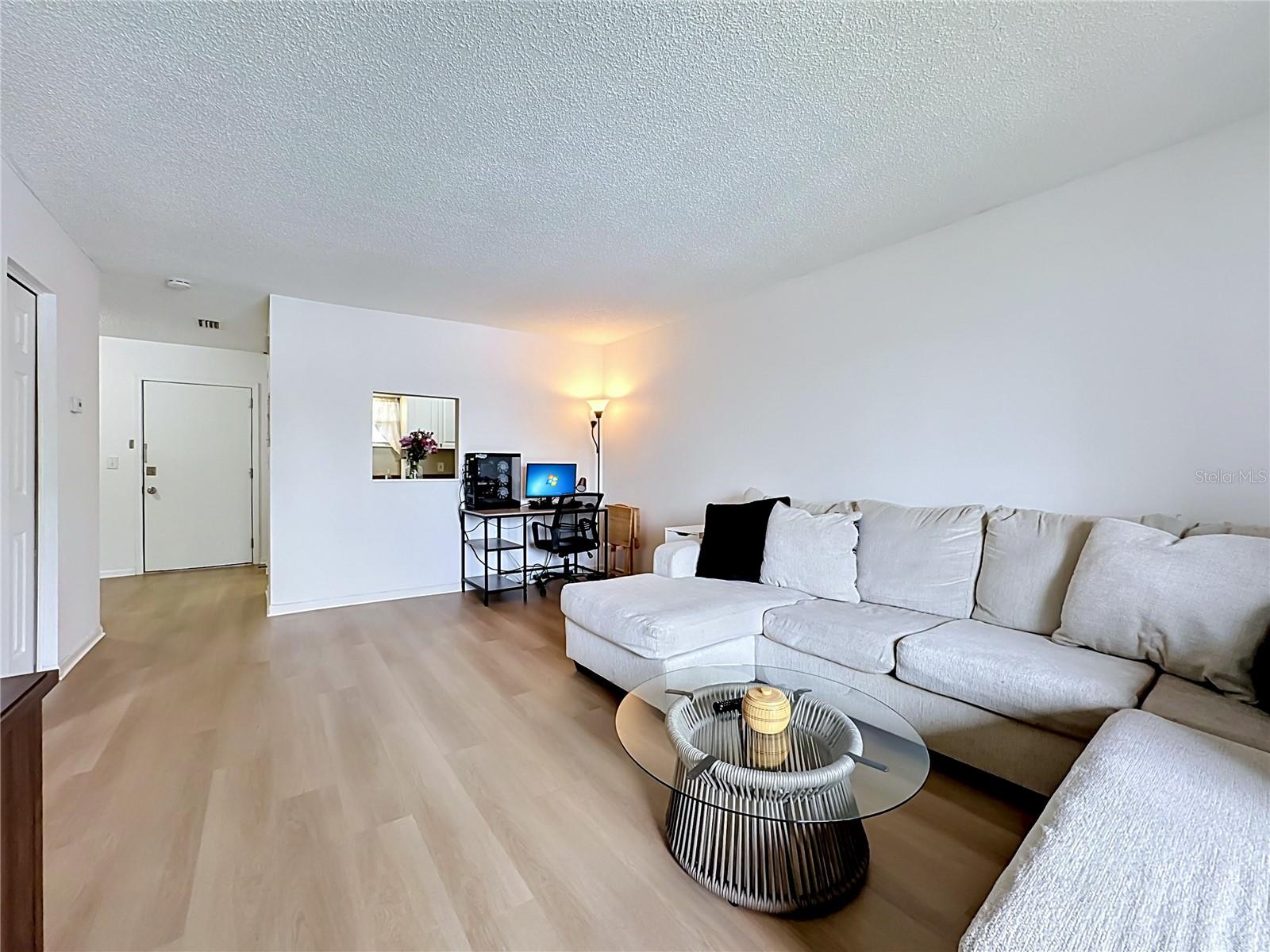 5507 FOUNTAIN LAKE CIR #B206 — photo 8