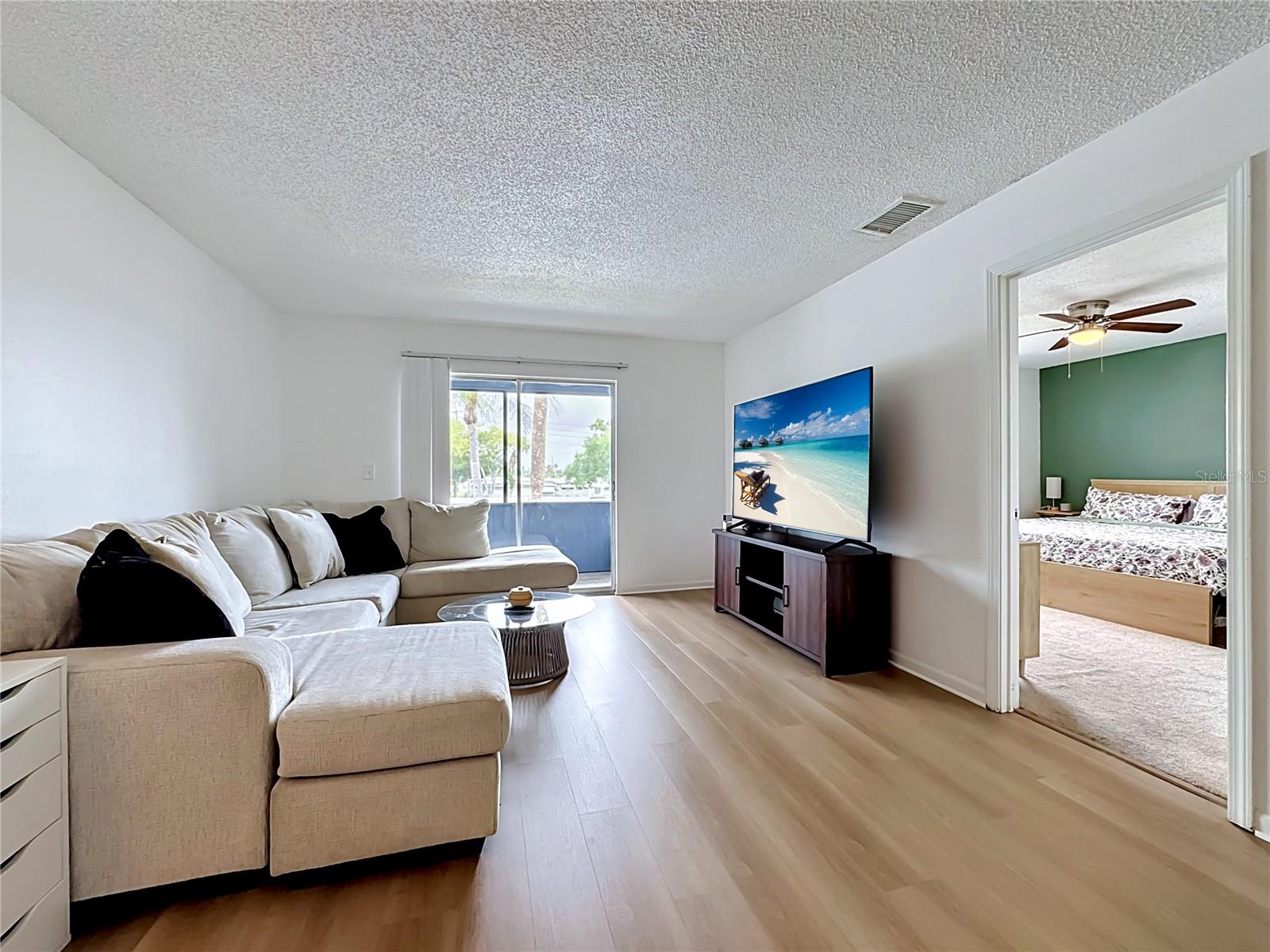 5507 FOUNTAIN LAKE CIR #B206 — photo 4