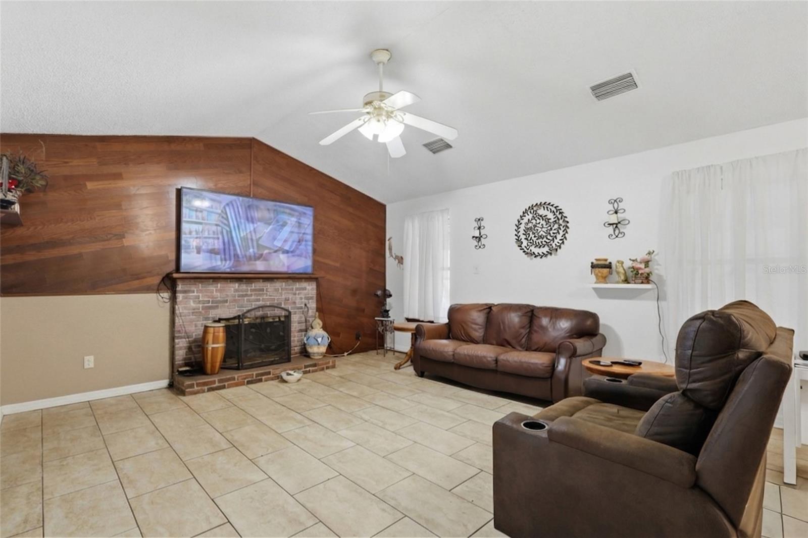Home in RIVERVIEW — photo 5