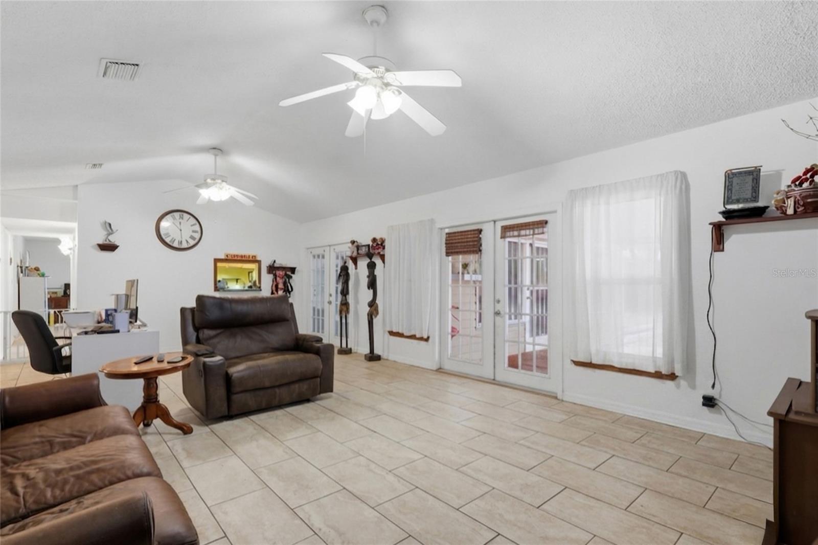 Home in RIVERVIEW — photo 4