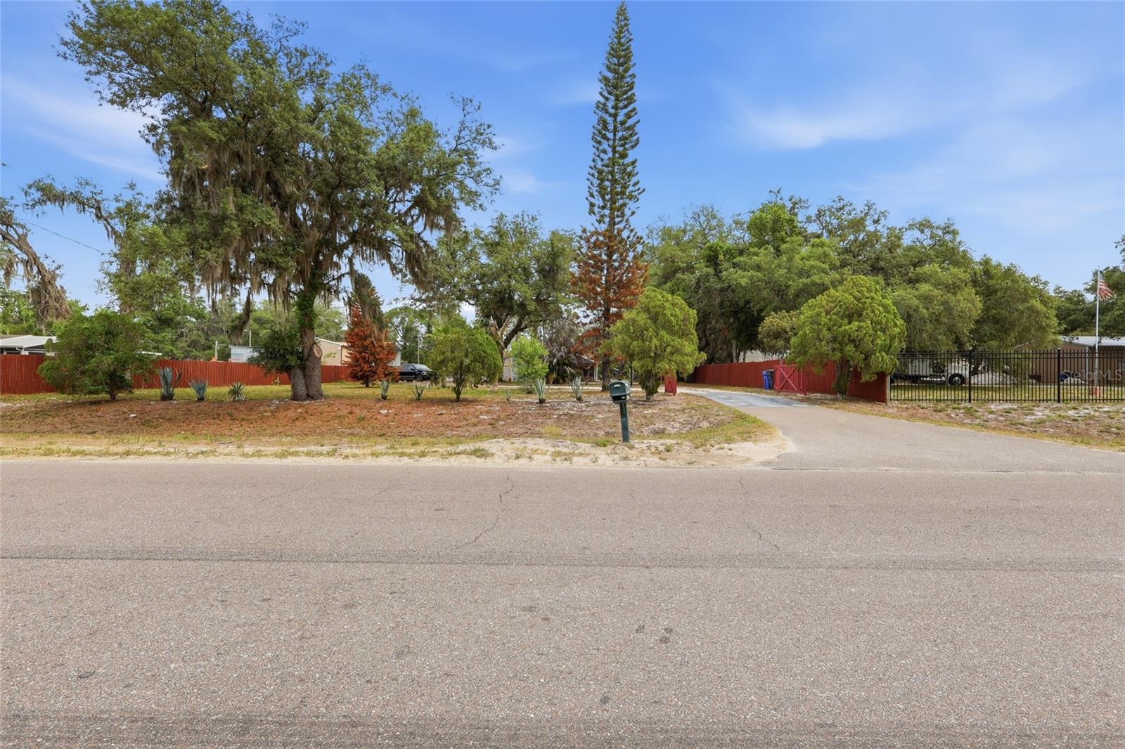 Home in RIVERVIEW — photo 33