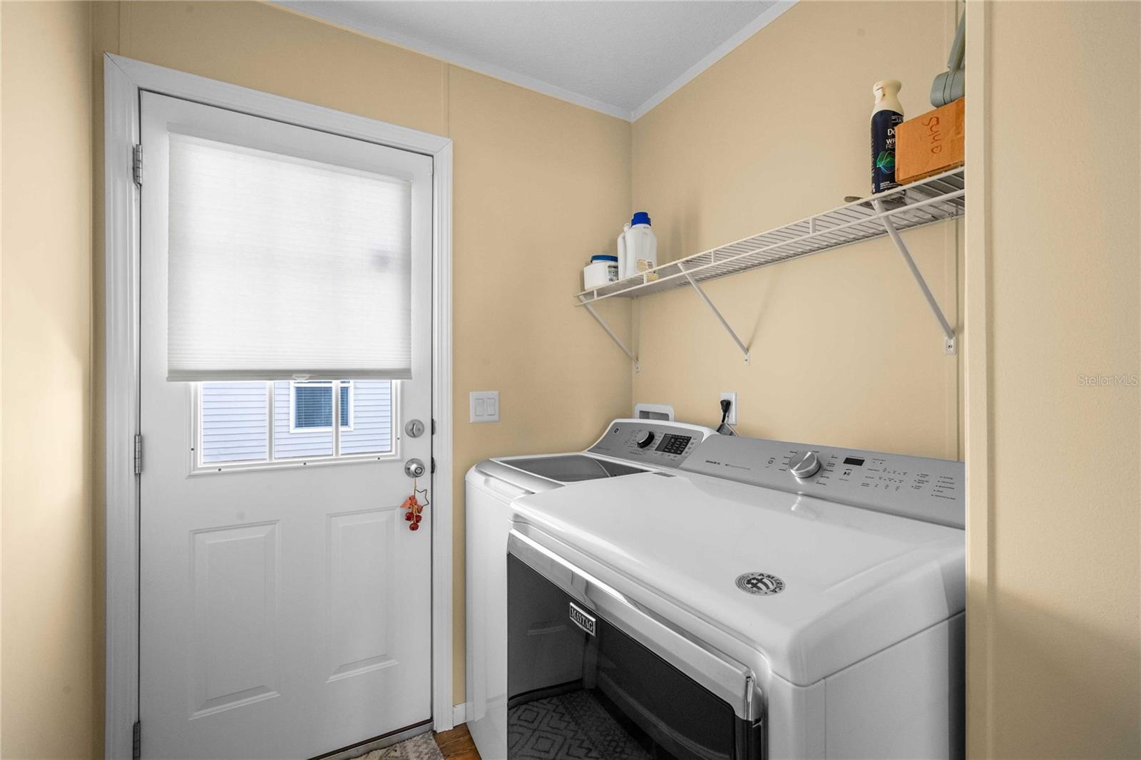 10042 COLLINGWOOD AVE — photo 24