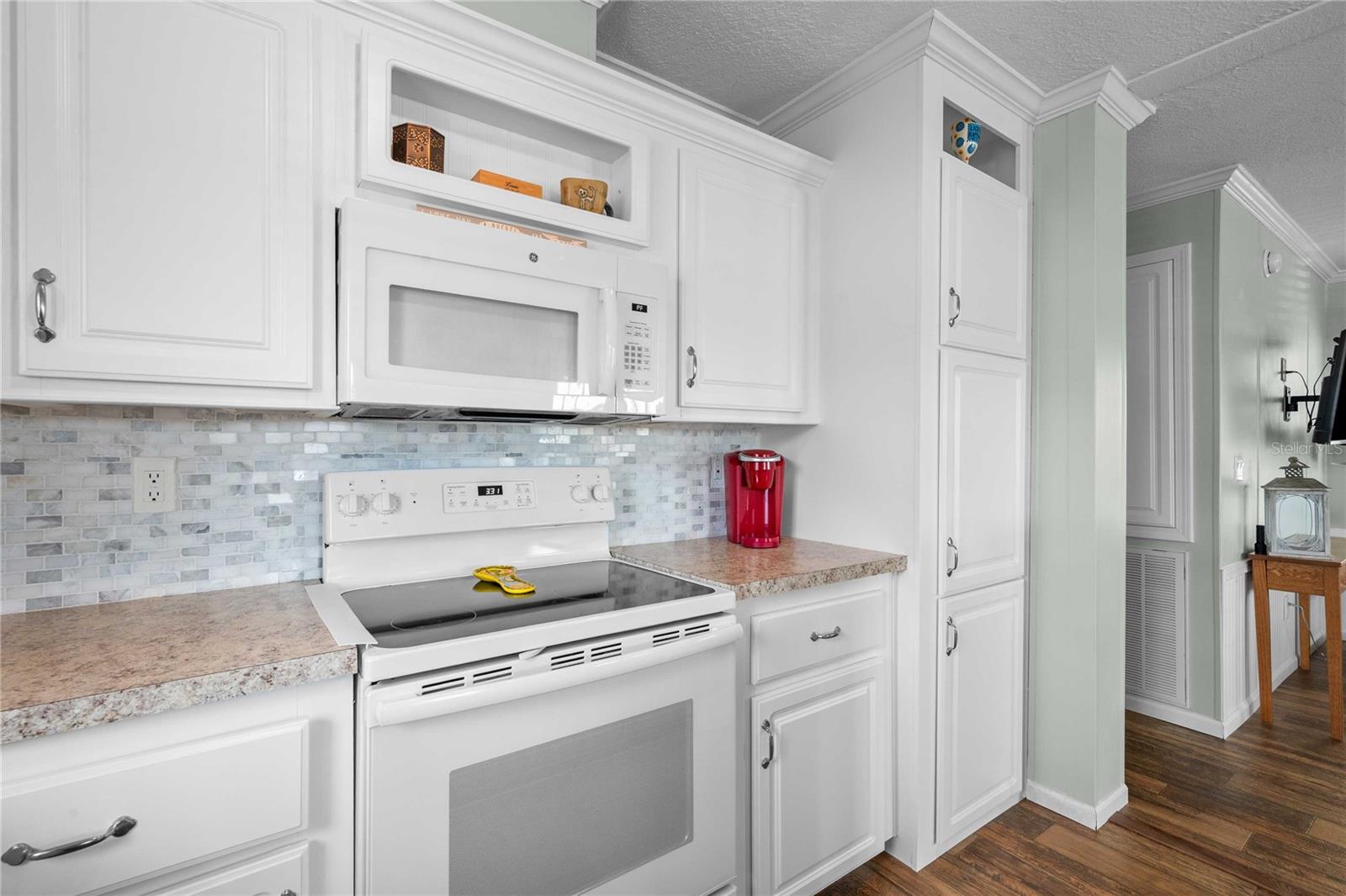 10042 COLLINGWOOD AVE — photo 12