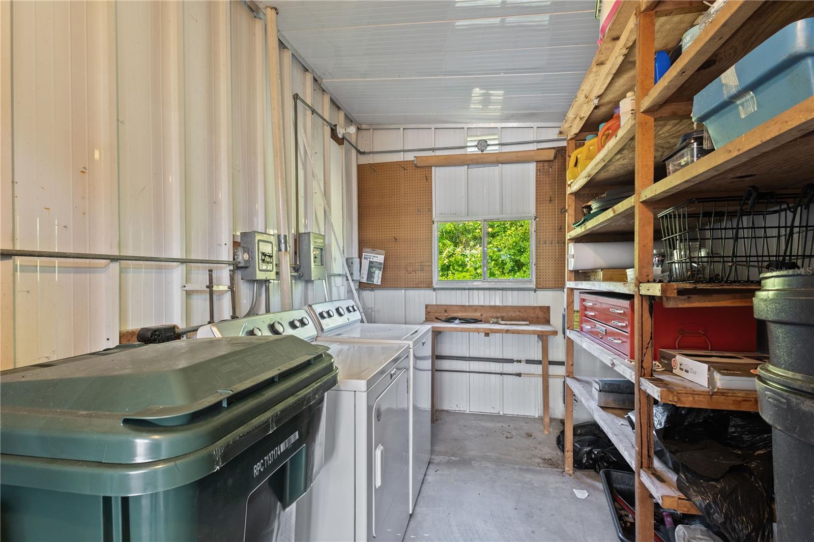 320 TROPIC DR — photo 25