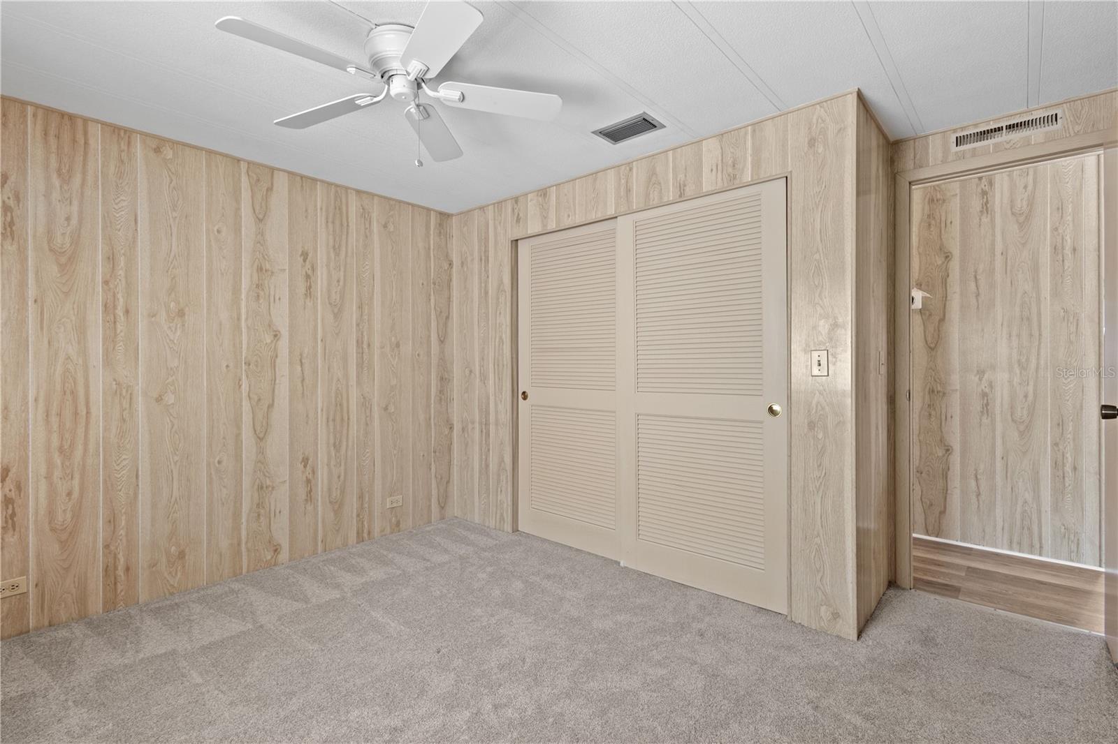 320 TROPIC DR — photo 19