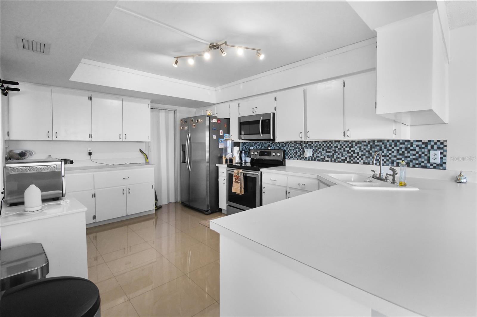 225 COUNTRY CLUB DR #1604 — photo 3