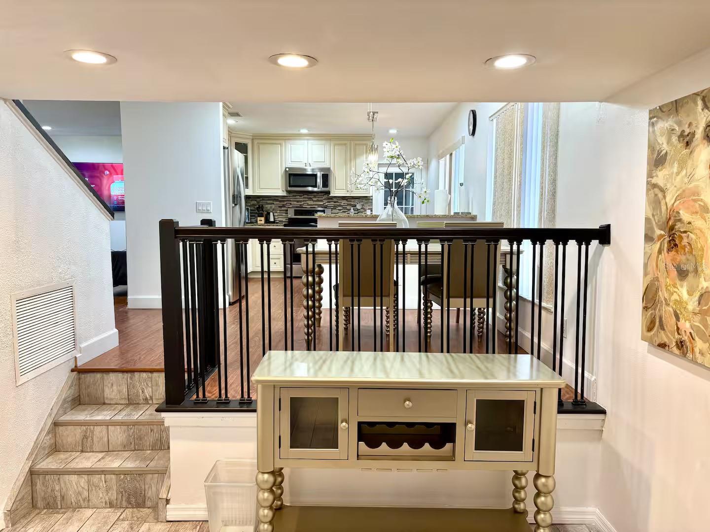 16513 SILVERHILL DR — photo 9