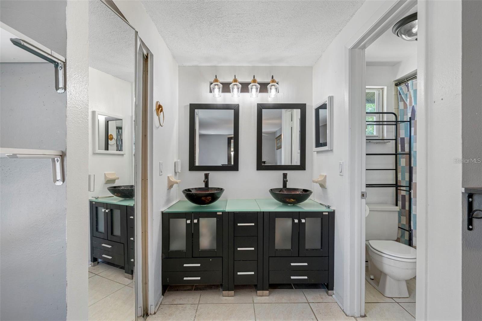 16513 SILVERHILL DR — photo 17