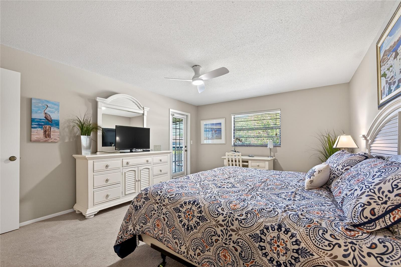 360 THREE LAKES LN #J — photo 21