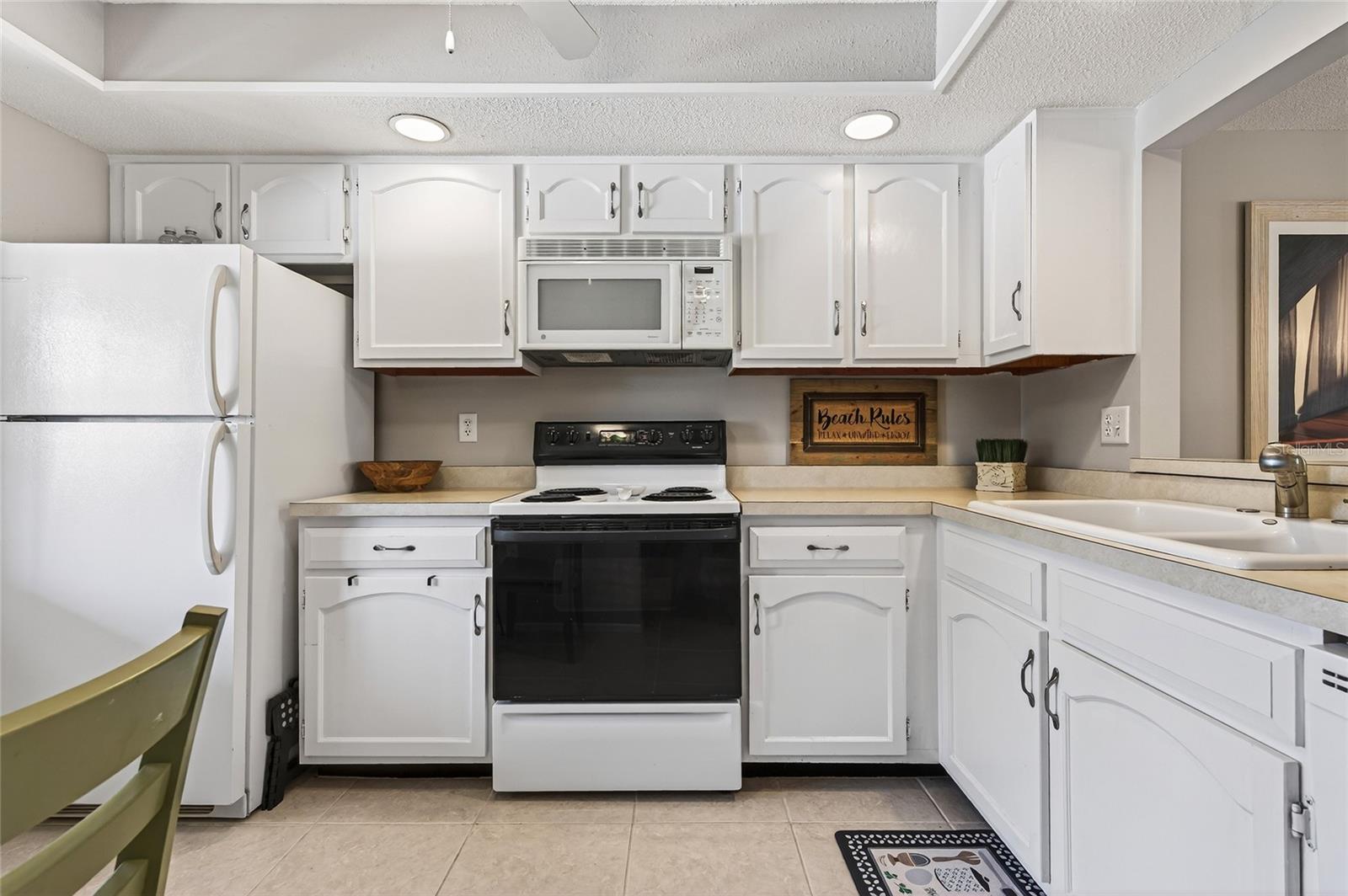 360 THREE LAKES LN #J — photo 14