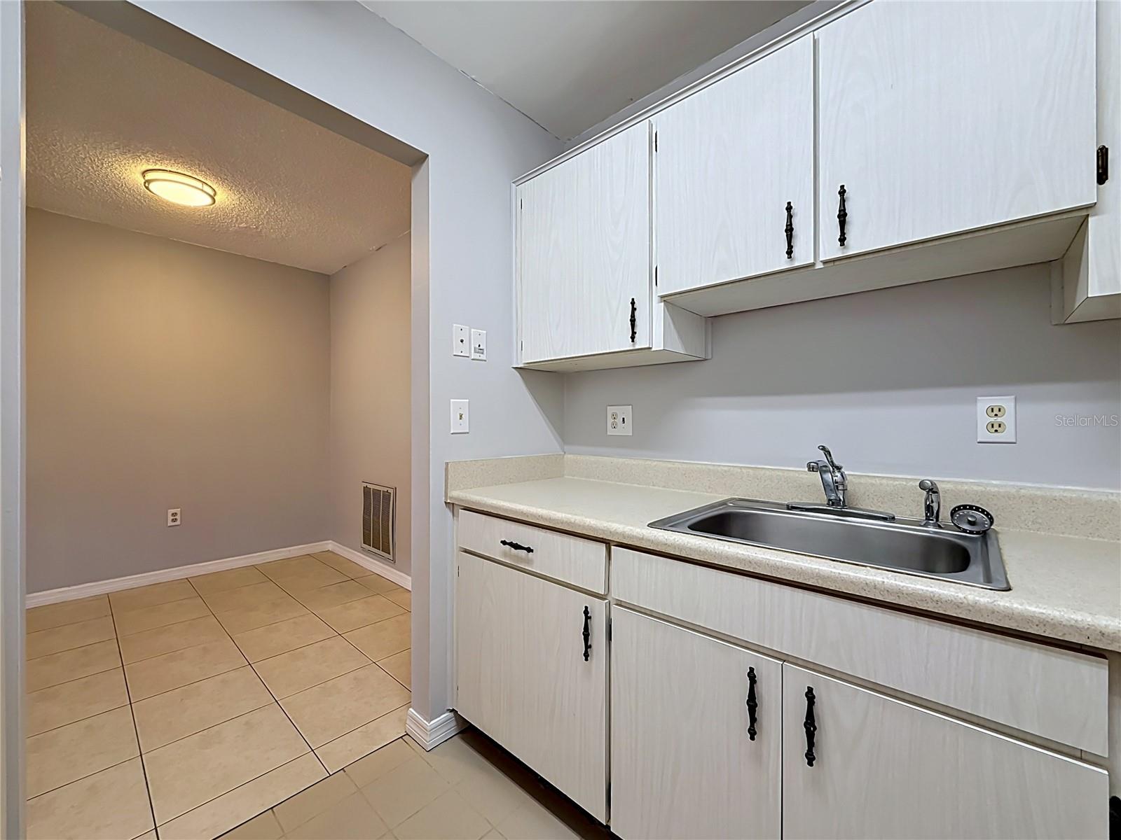2474 ENTERPRISE RD #3 — photo 9
