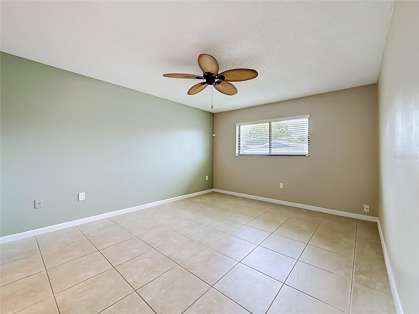 2733 COUNTRYSIDE BLVD #105 — photo 17
