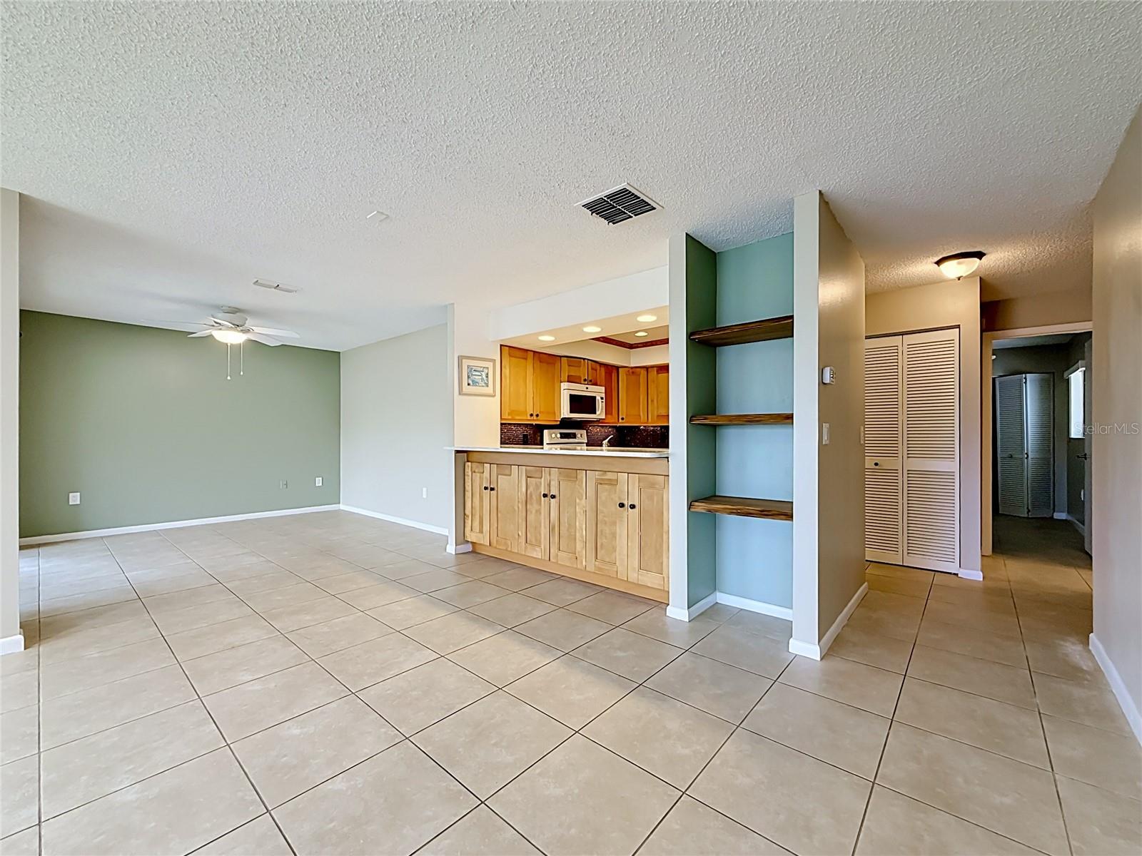 2733 COUNTRYSIDE BLVD #105 — photo 15