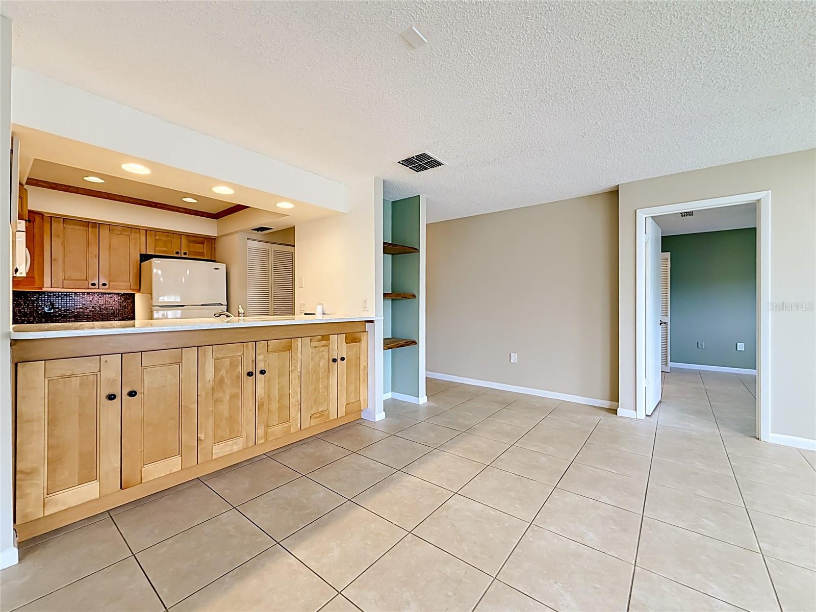 2733 COUNTRYSIDE BLVD #105 — photo 13