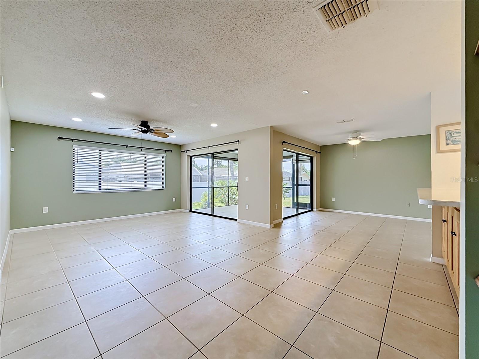 2733 COUNTRYSIDE BLVD #105 — photo 6