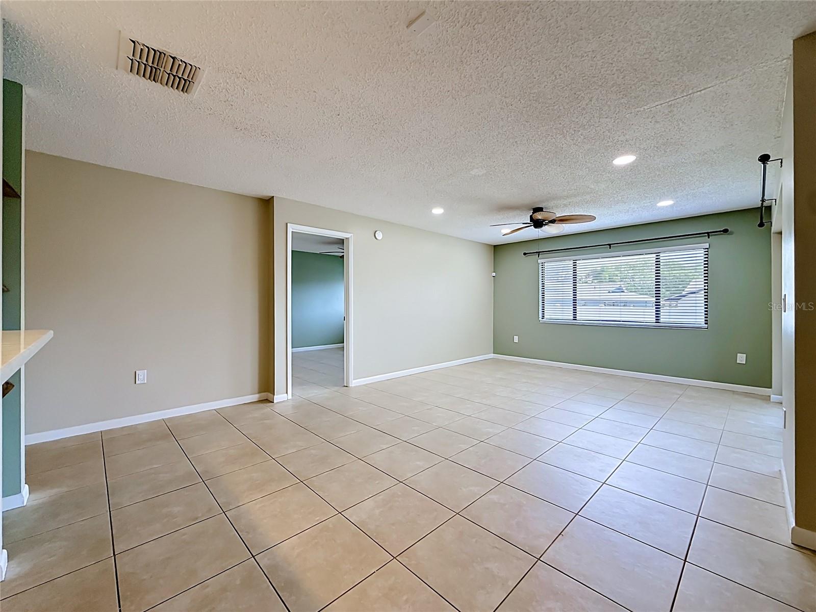 2733 COUNTRYSIDE BLVD #105 — photo 16