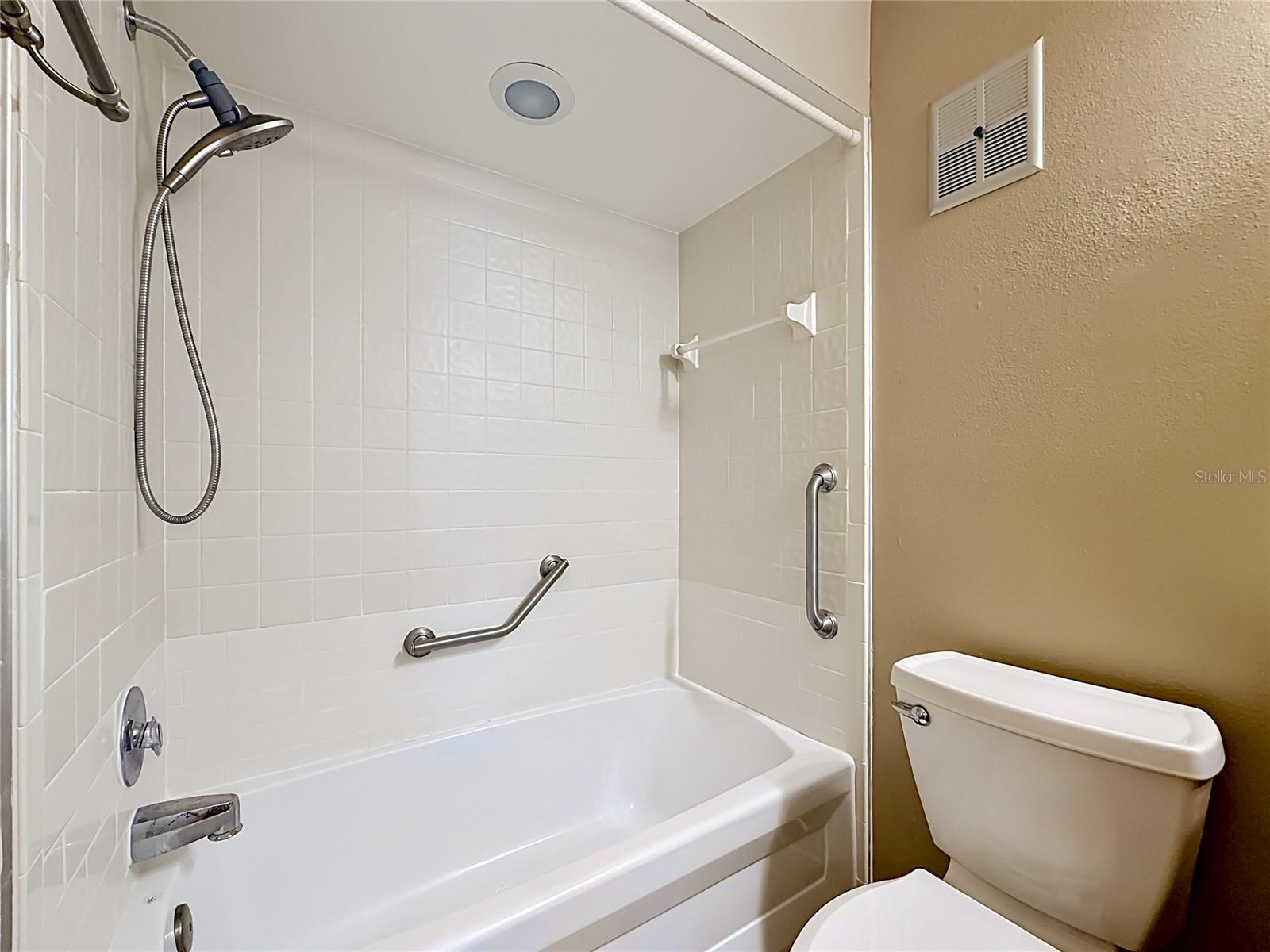 2733 COUNTRYSIDE BLVD #105 — photo 28