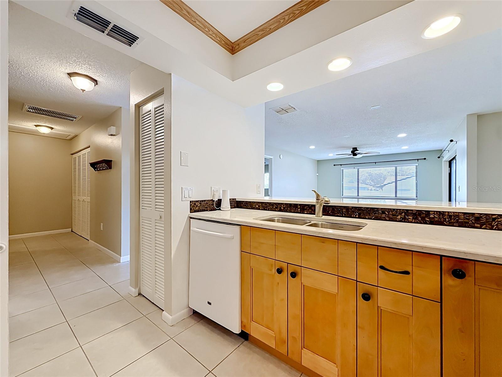 2733 COUNTRYSIDE BLVD #105 — photo 11
