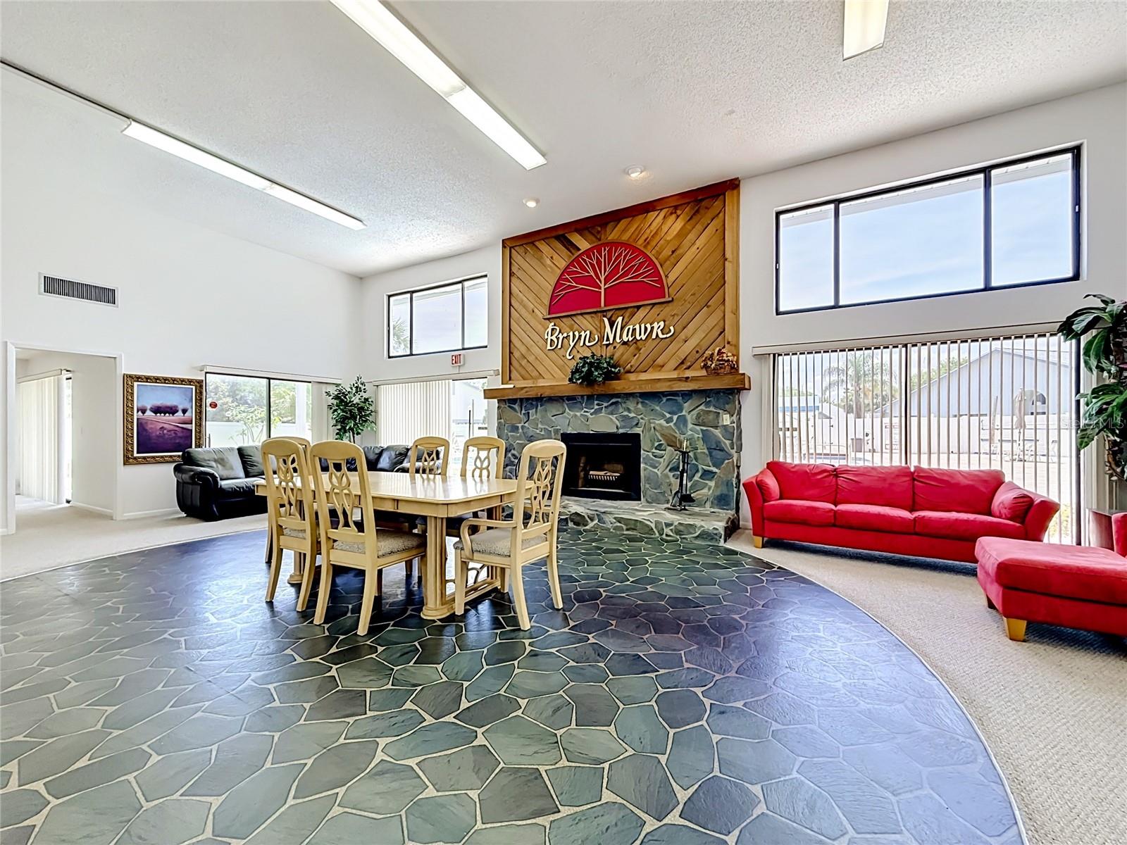 2733 COUNTRYSIDE BLVD #105 — photo 32