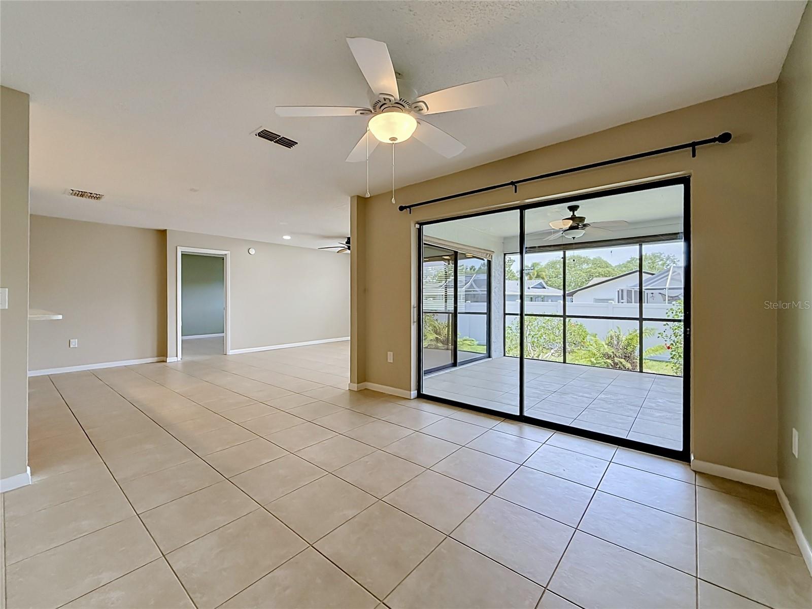 2733 COUNTRYSIDE BLVD #105 — photo 14