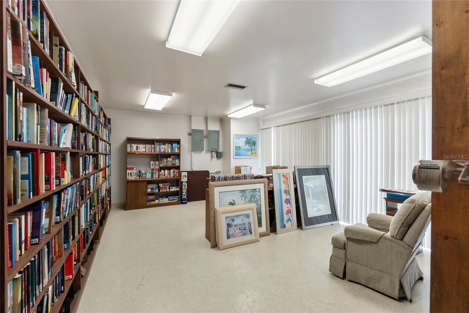 676 PARK CIR — photo 22