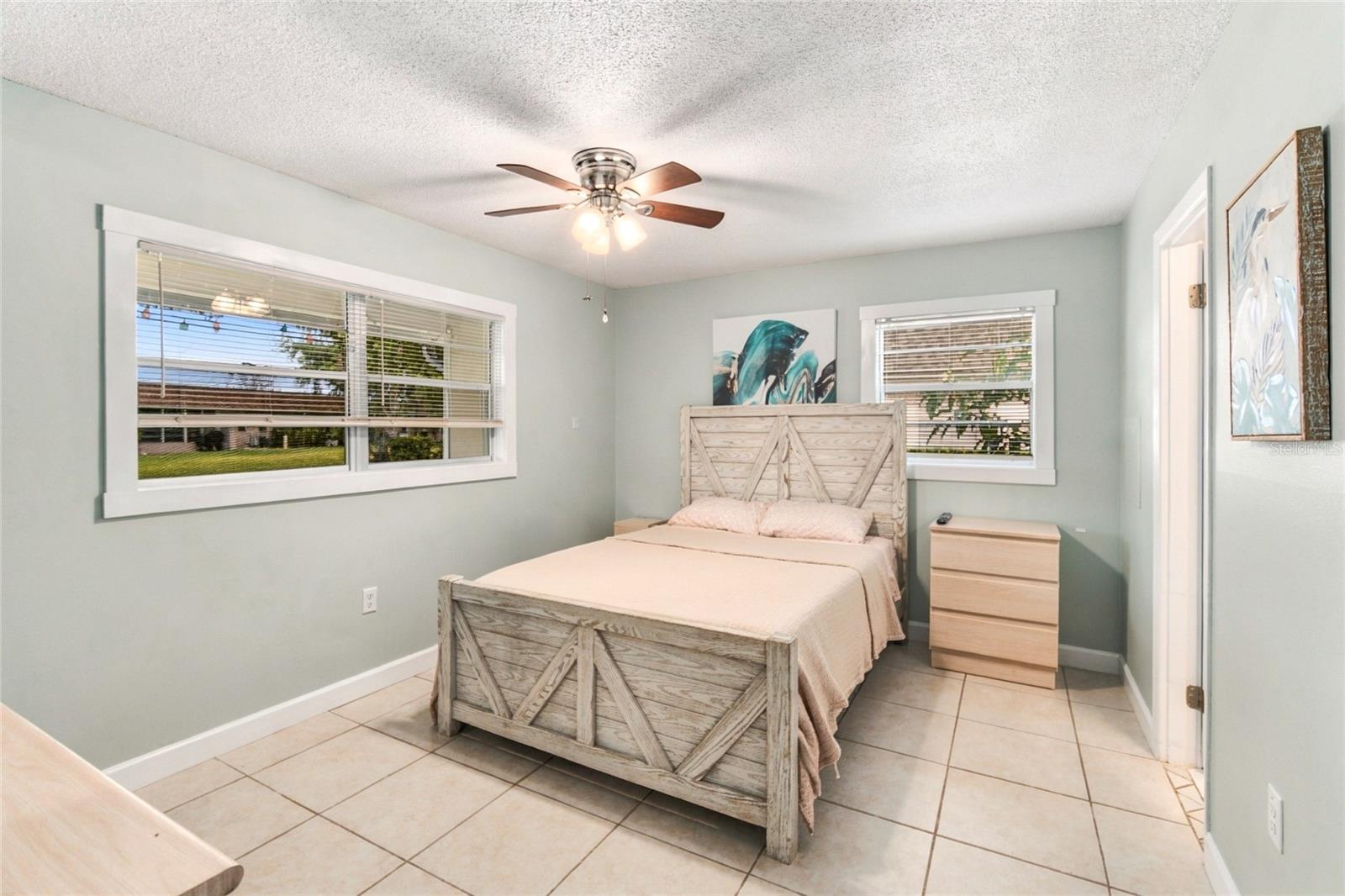 676 PARK CIR — photo 8