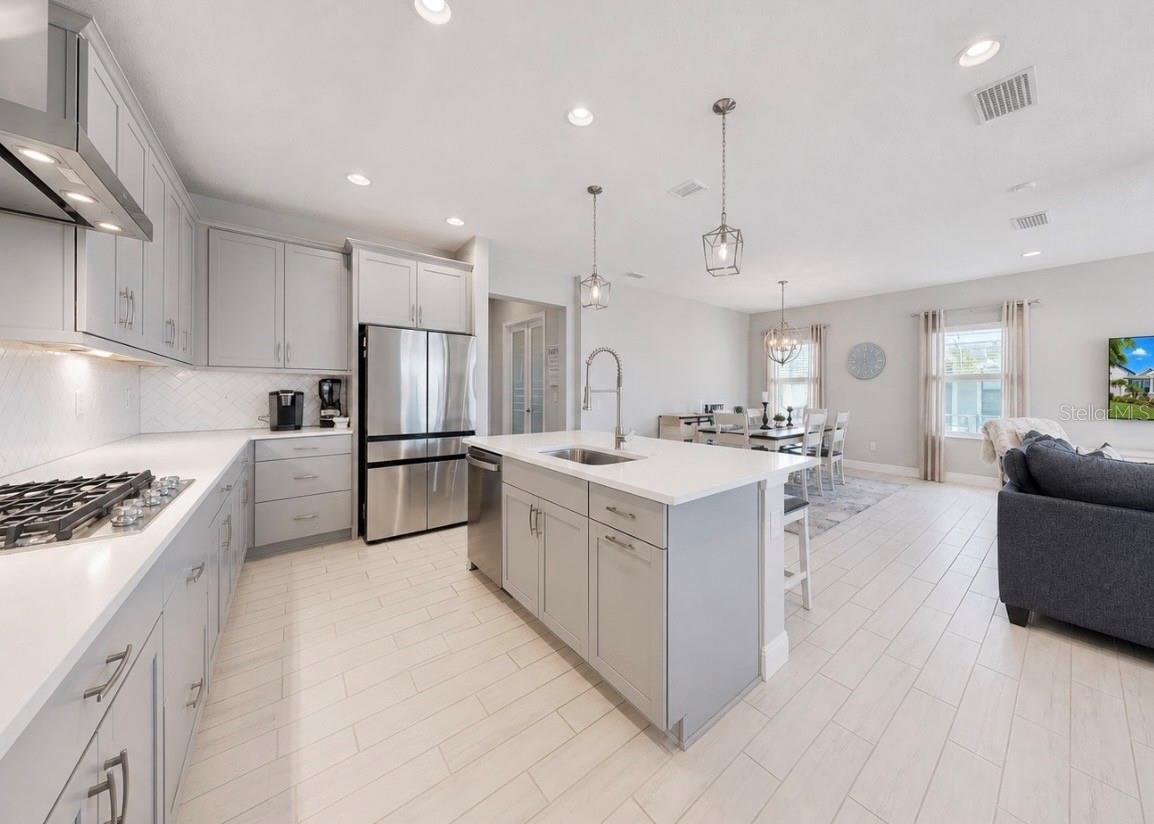 6364 ROADSTEAD CT — photo 17