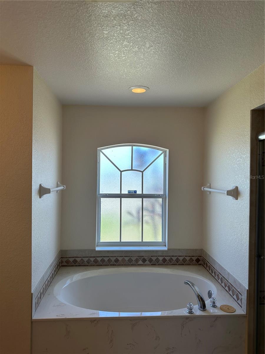 8171 ROCLIFF AVE — photo 9