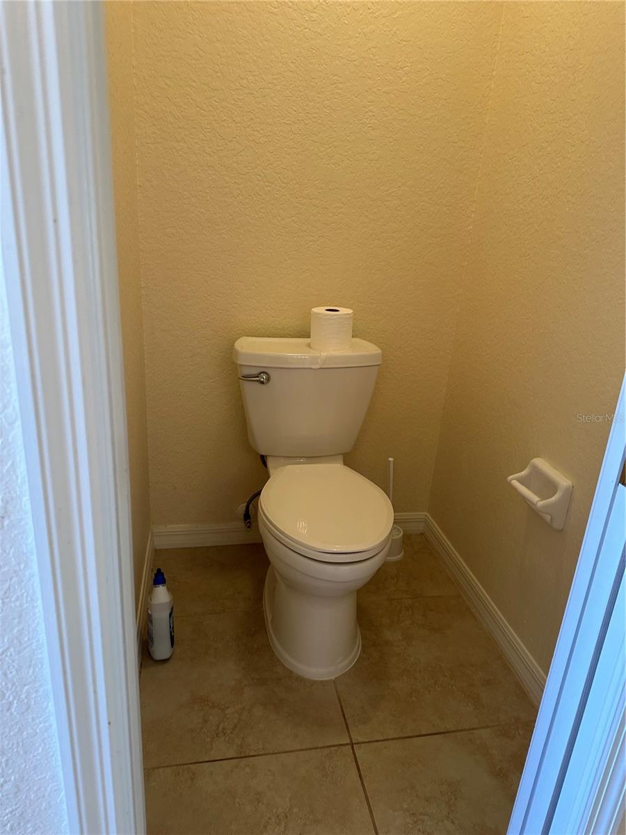 8171 ROCLIFF AVE — photo 12