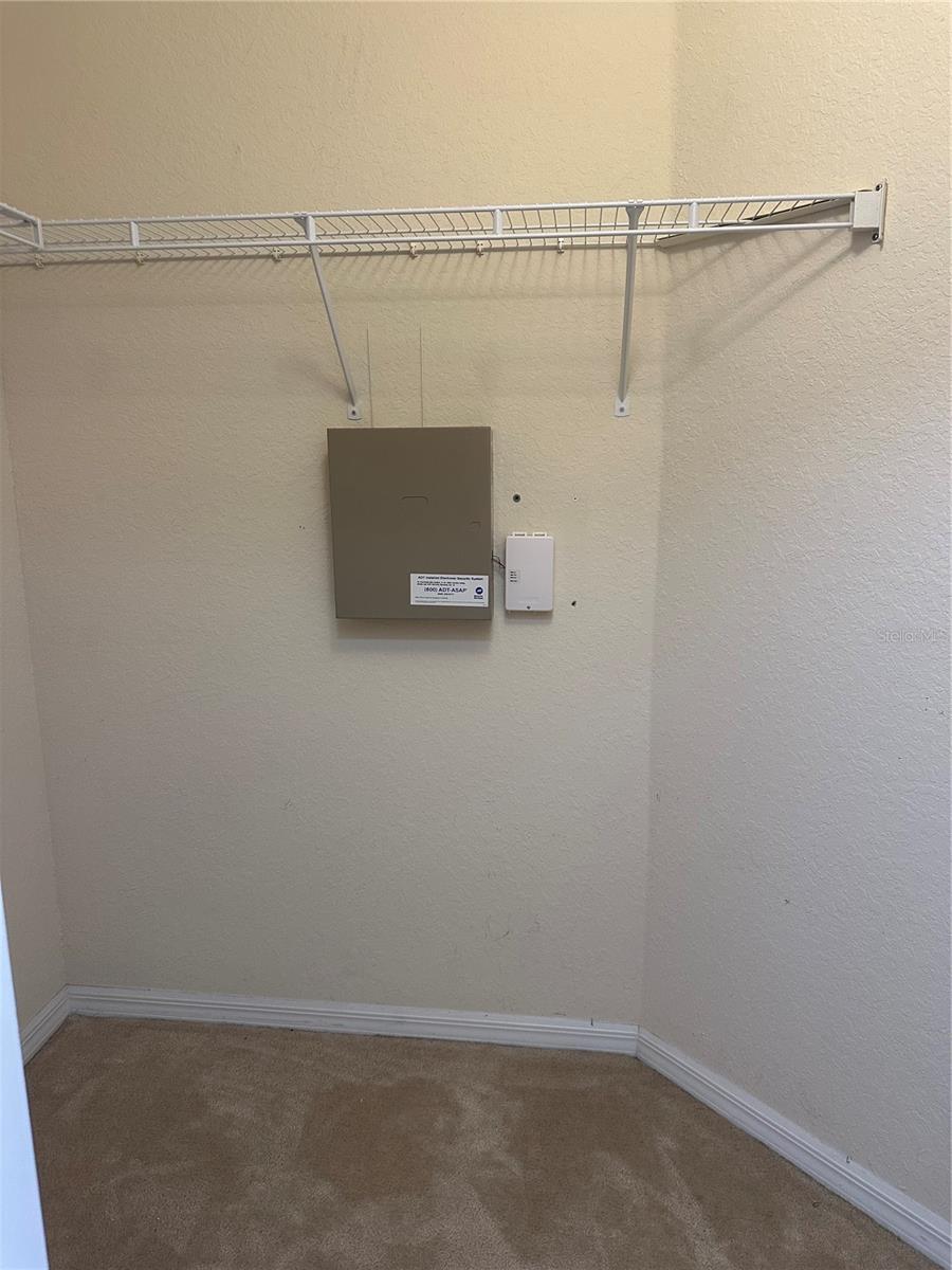 8171 ROCLIFF AVE — photo 18