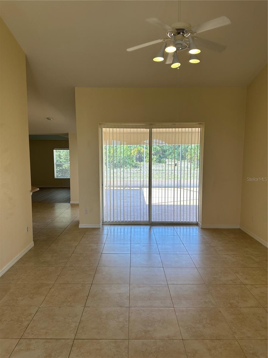 8171 ROCLIFF AVE — photo 3