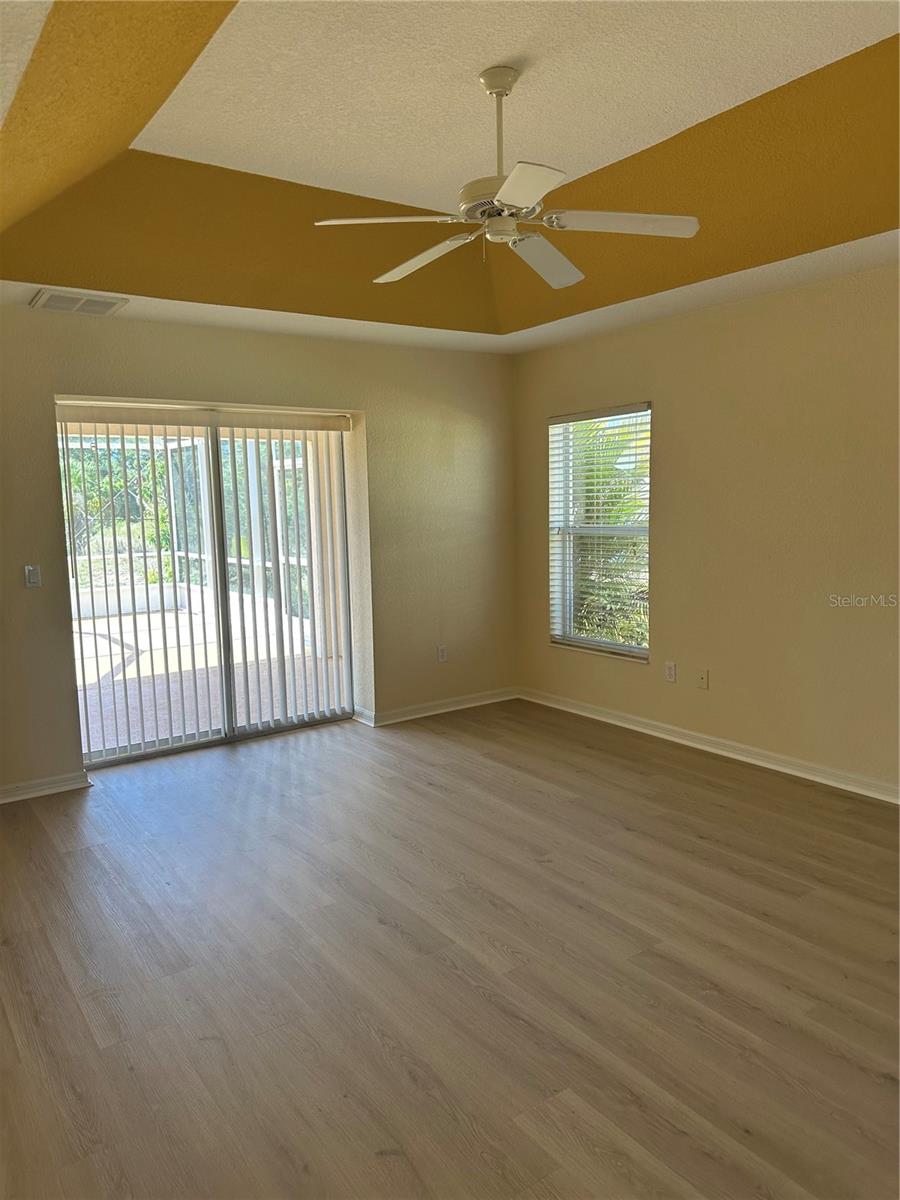8171 ROCLIFF AVE — photo 5
