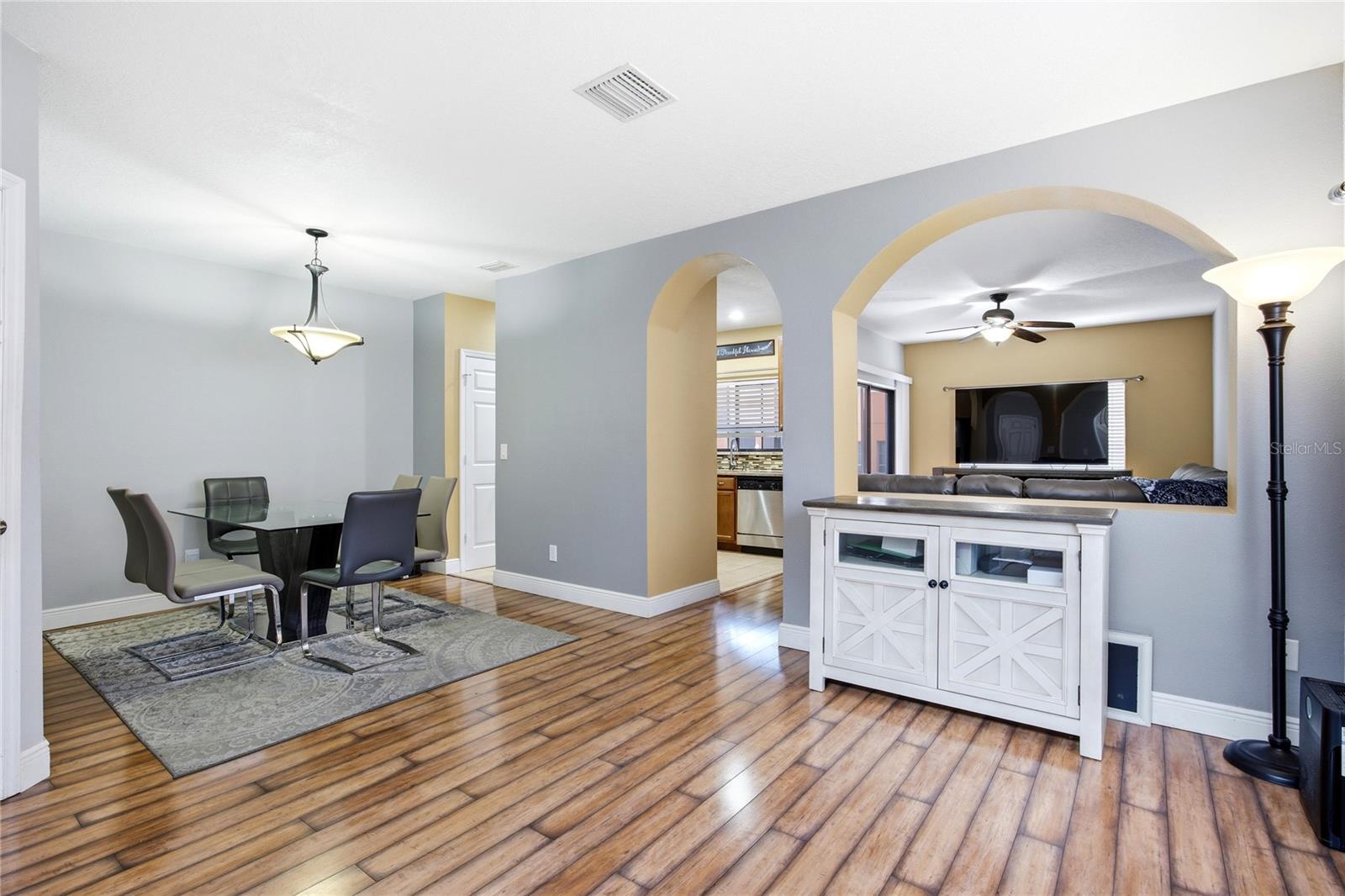 1033 BLACKWATER DR — photo 4
