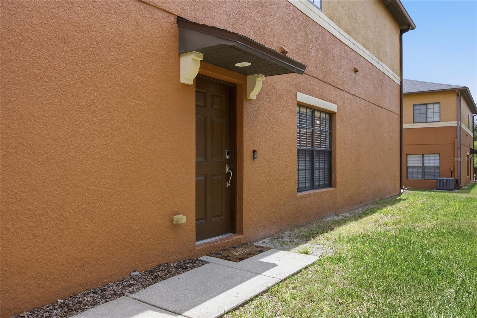 1033 BLACKWATER DR — photo 3