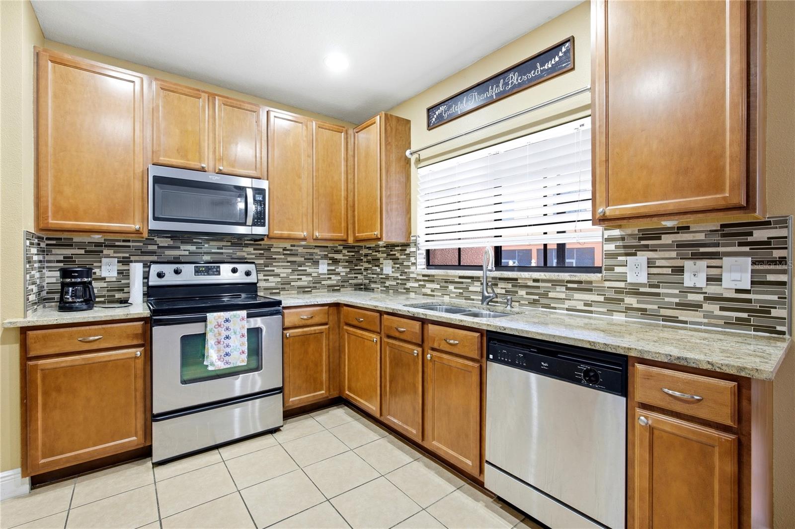 1033 BLACKWATER DR — photo 6