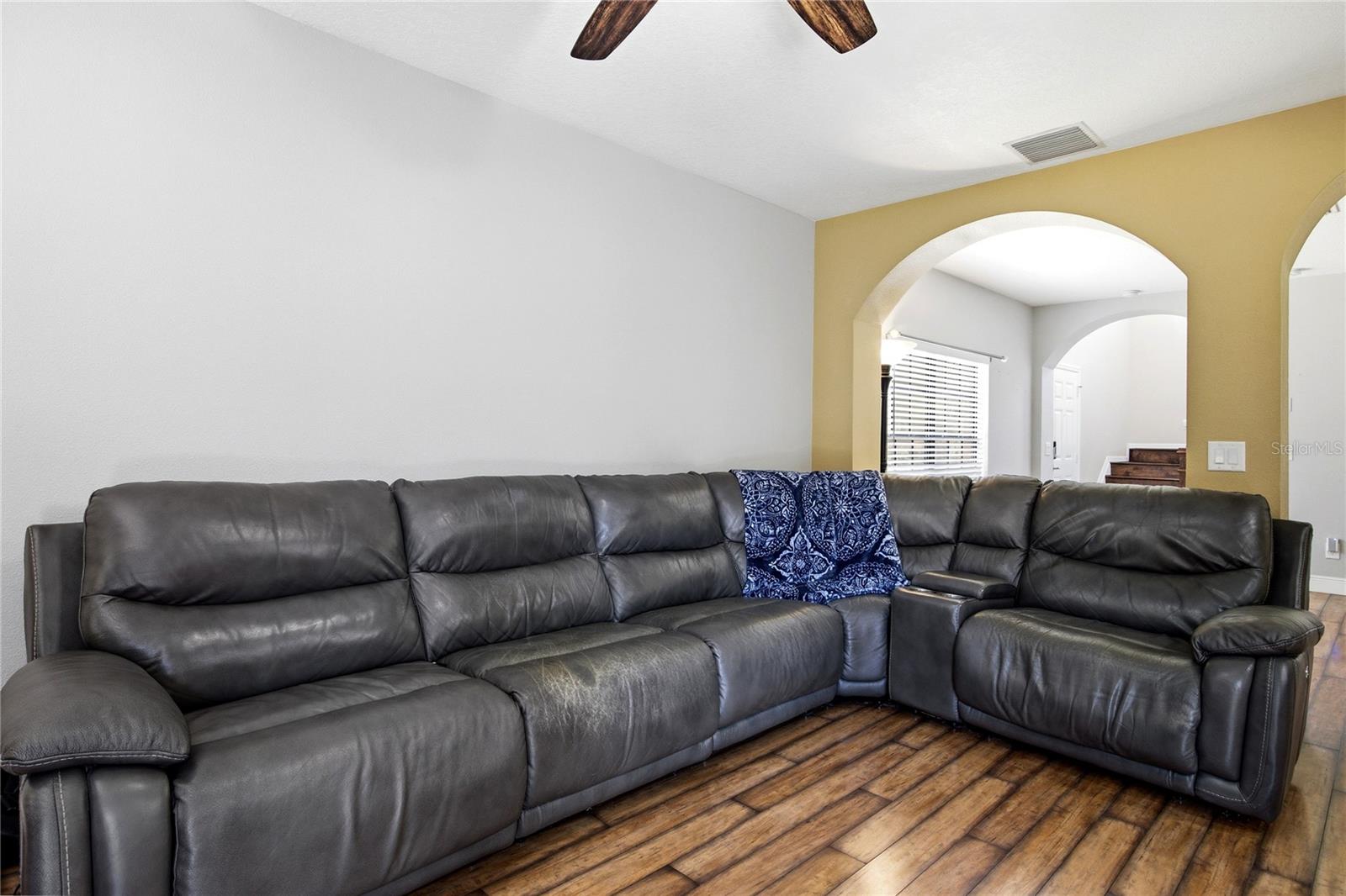 1033 BLACKWATER DR — photo 11
