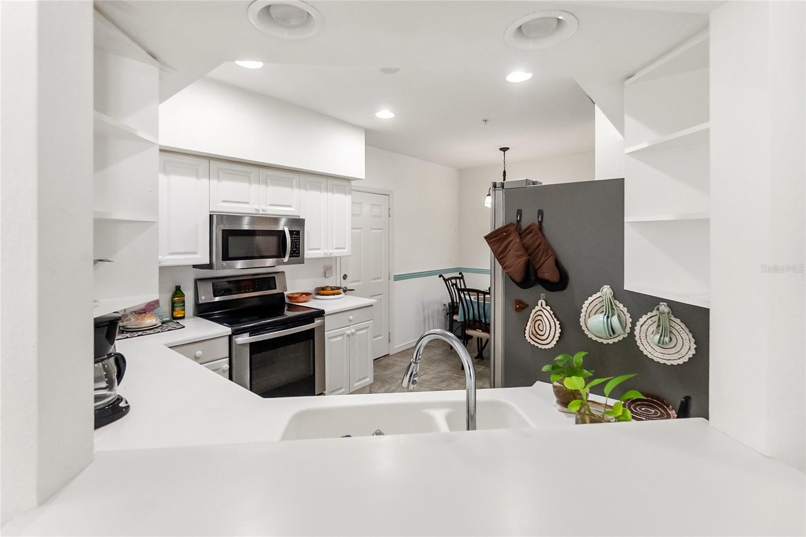 7343 FOUNTAIN PALM CIR #na — photo 15