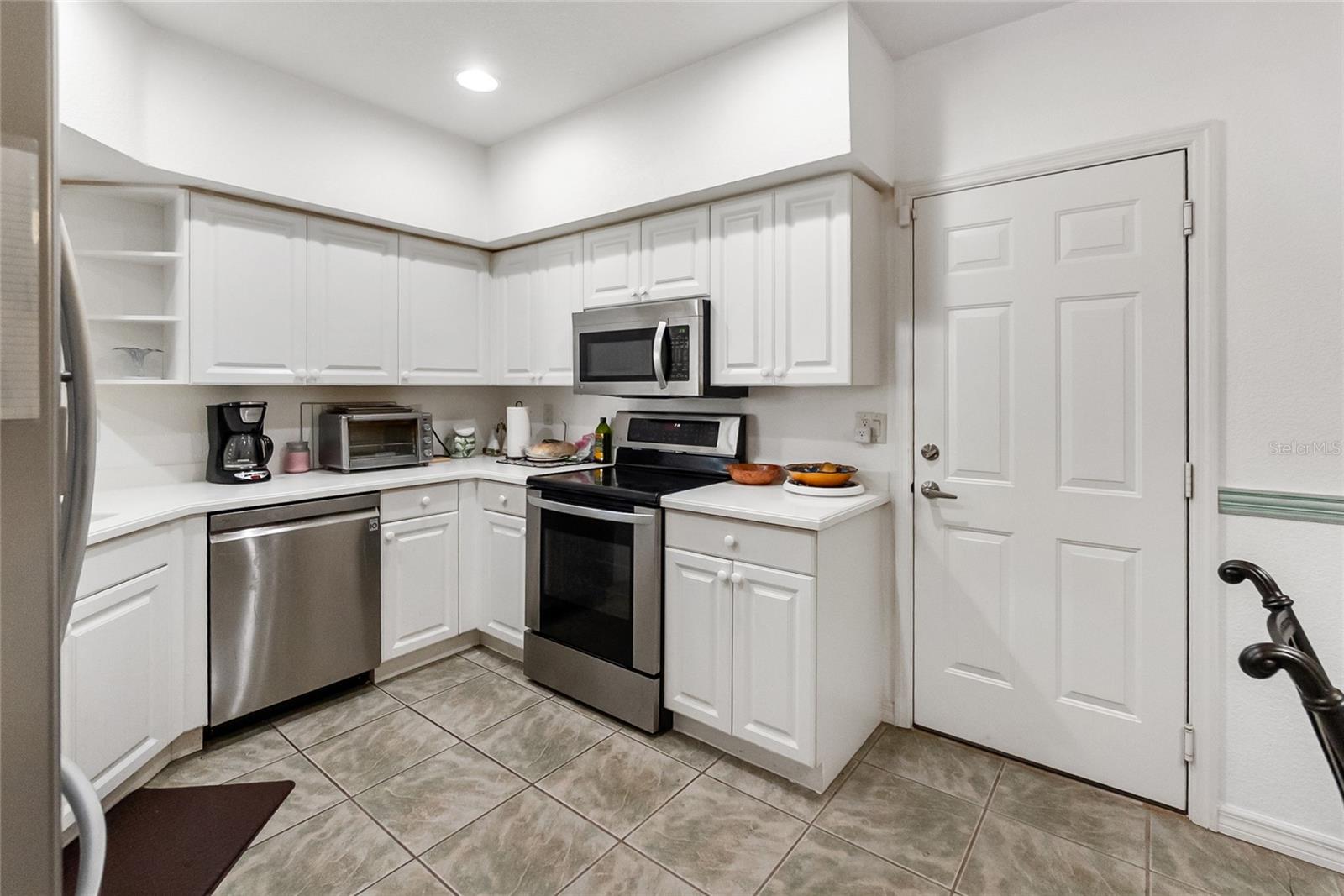 7343 FOUNTAIN PALM CIR #na — photo 16